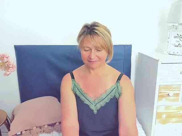 MarieneMature webcam