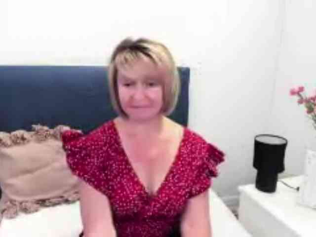 MarieneMature webcam