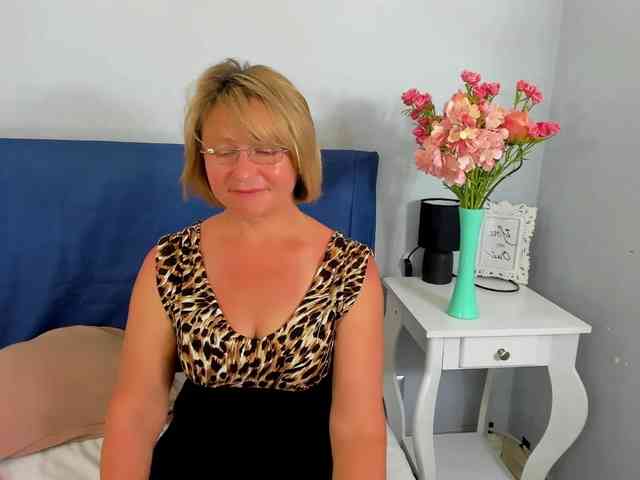 MarieneMature webcam