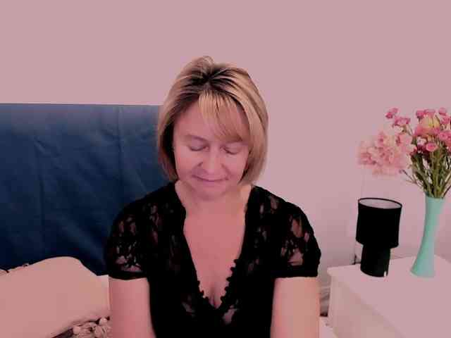 MarieneMature webcam