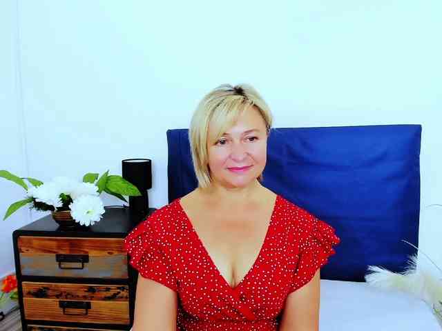 MarieneMature webcam