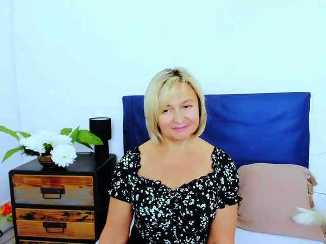 MarieneMature webcam