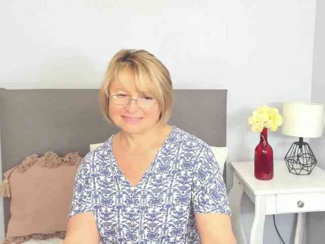 MarieneMature webcam