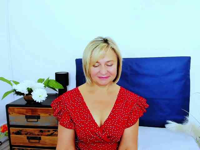 MarieneMature webcam