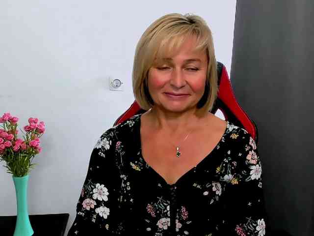 MarieneMature webcam