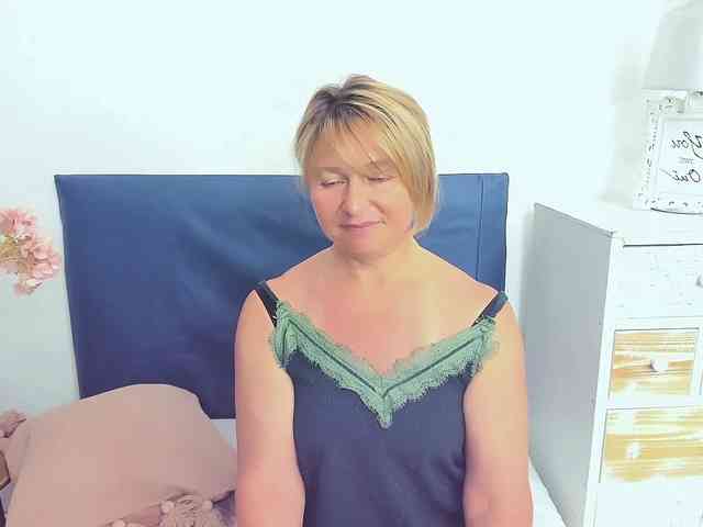 MarieneMature webcam