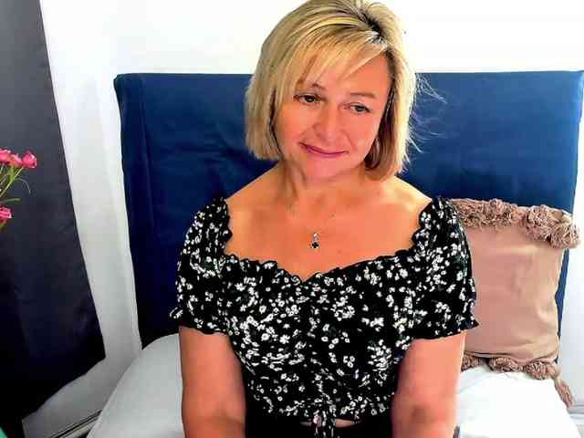 MarieneMature webcam