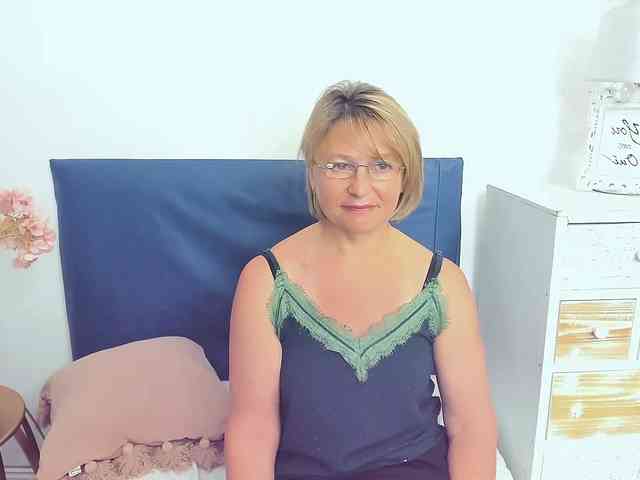MarieneMature webcam