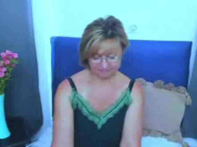 MarieneMature webcam