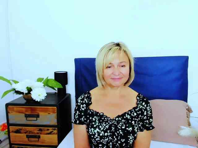 MarieneMature webcam