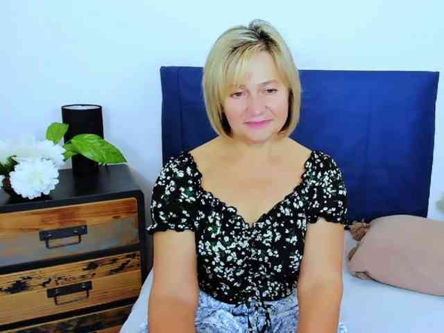 MarieneMature webcam