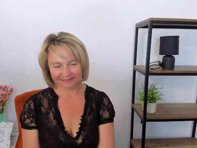 MarieneMature webcam
