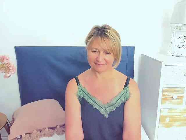 MarieneMature webcam