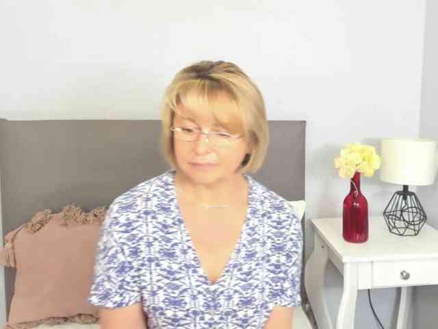 MarieneMature webcam