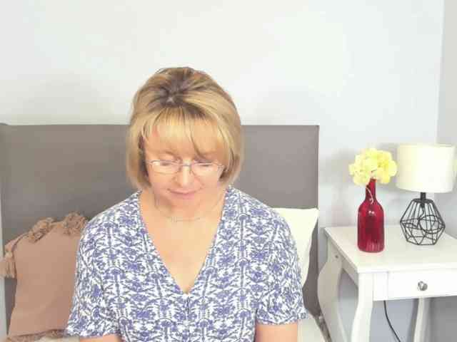 MarieneMature webcam