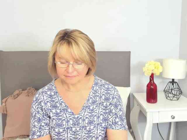 MarieneMature webcam