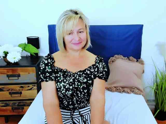 MarieneMature webcam