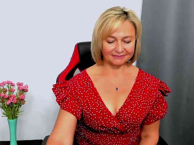 MarieneMature webcam