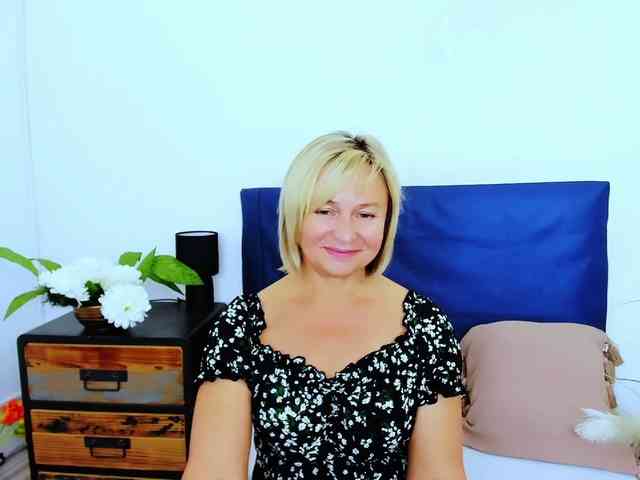 MarieneMature webcam