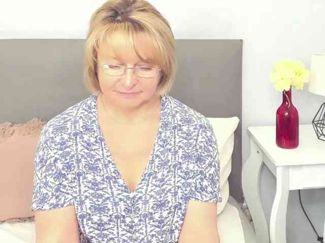 MarieneMature webcam