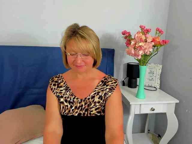 MarieneMature webcam