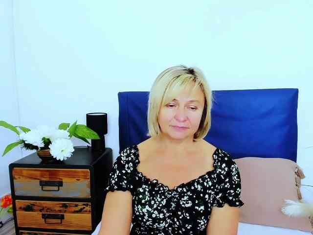 MarieneMature webcam