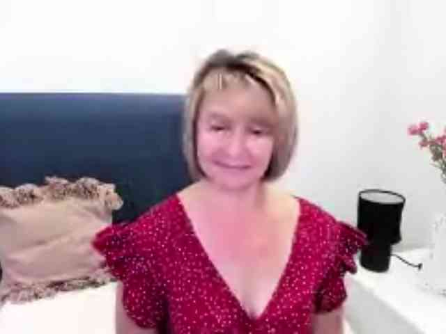 MarieneMature webcam