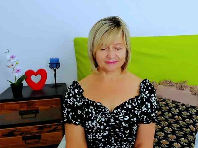 MarieneMature webcam