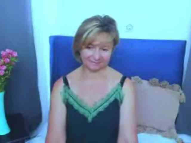 MarieneMature webcam