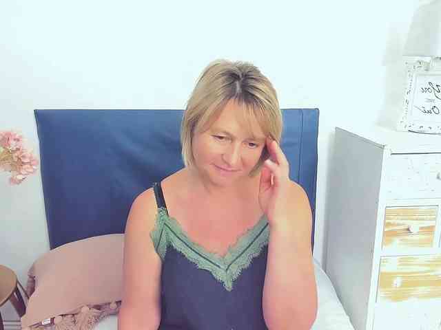 MarieneMature webcam