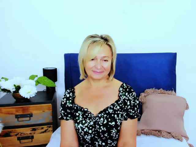 MarieneMature webcam
