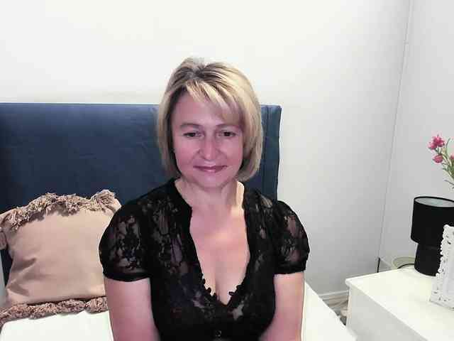 MarieneMature webcam
