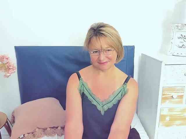 MarieneMature webcam