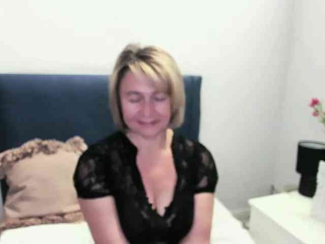 MarieneMature webcam