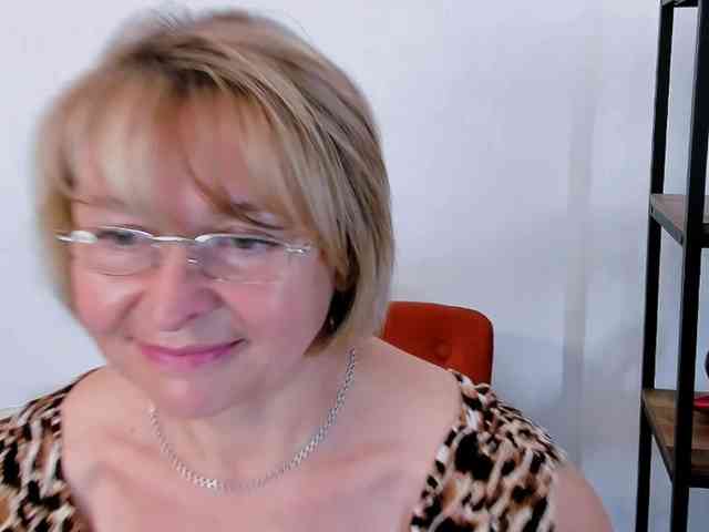 MarieneMature webcam
