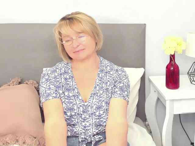 MarieneMature webcam