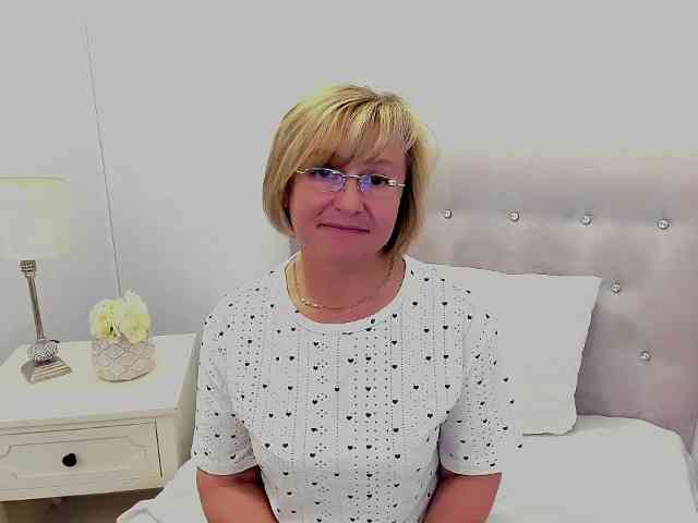 MarieneMature webcam