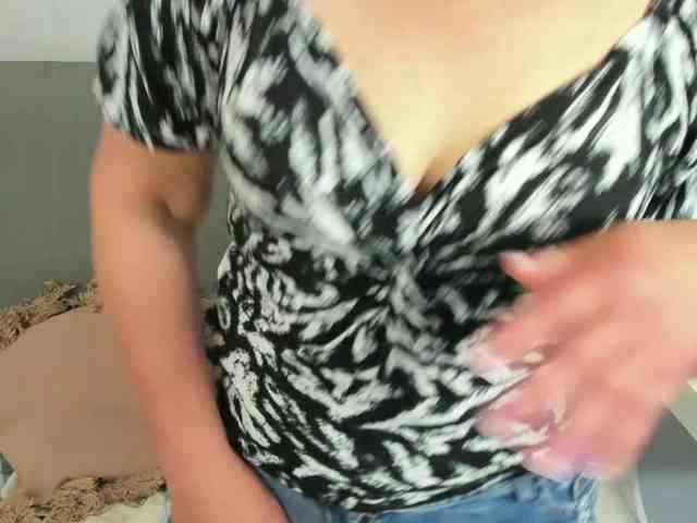 MarieneMature webcam