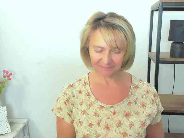 MarieneMature webcam