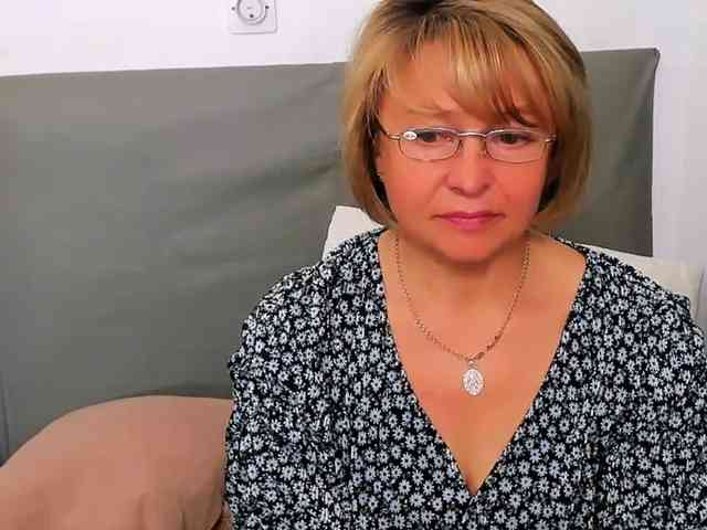 MarieneMature webcam