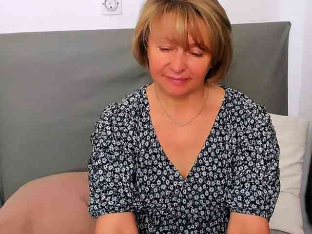 MarieneMature webcam