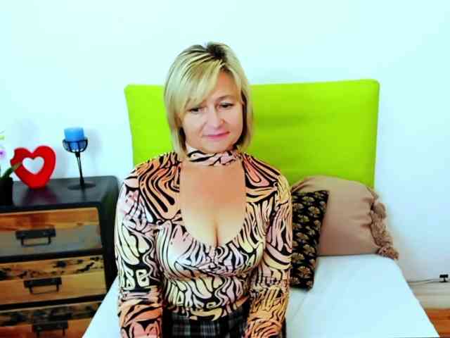 MarieneMature webcam