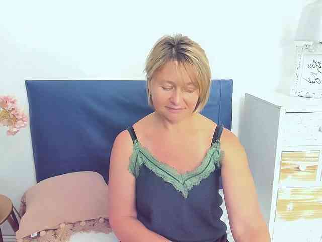 MarieneMature webcam