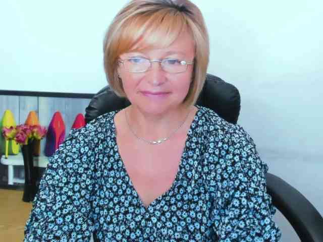 MarieneMature webcam
