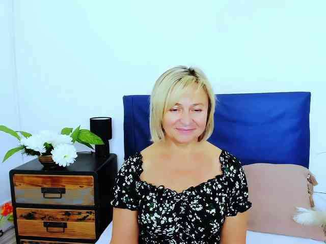 MarieneMature webcam
