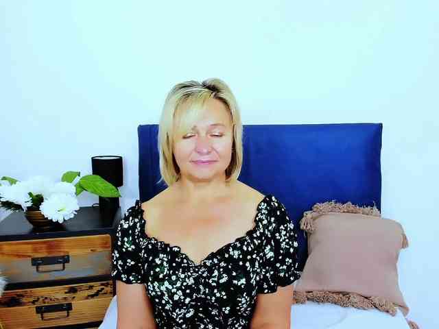 MarieneMature webcam