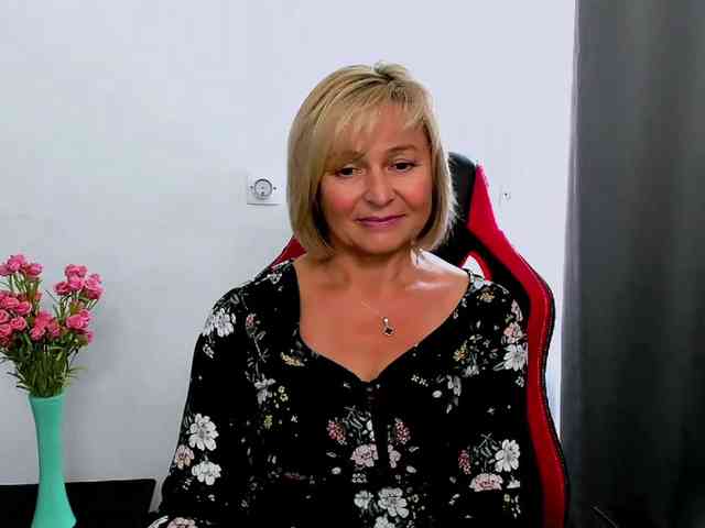 MarieneMature webcam