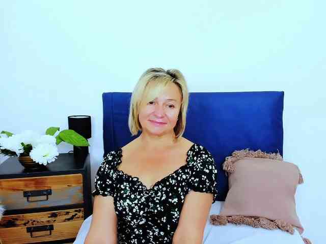 MarieneMature webcam