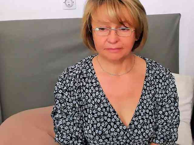 MarieneMature webcam