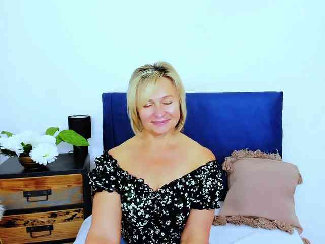MarieneMature webcam